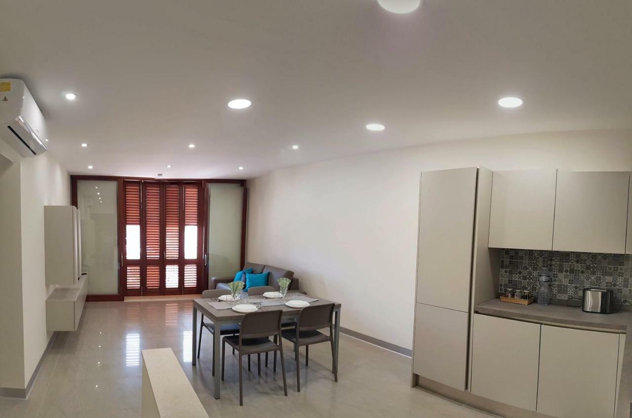 Fort Cambray Apartment With Spectacular Sea Views Mgarr Exteriör bild